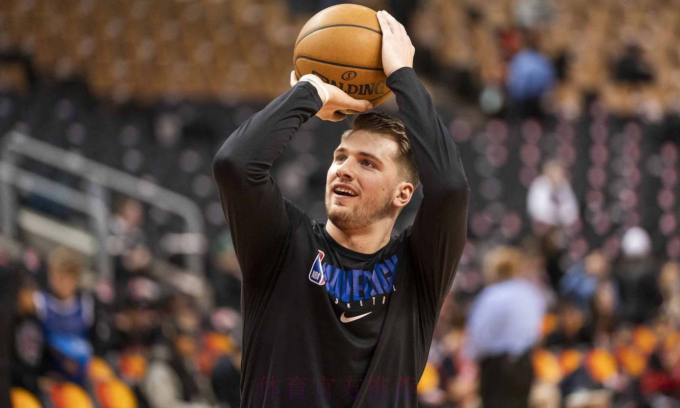 东契奇:今晚是湖人最佳防守比赛之一,大家做得都非常出色 东契奇:今晚是湖人最佳防守比赛之一,大家做得都非常出色