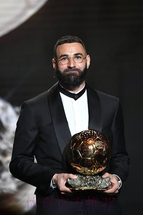 罗马诺：皇马准备与本泽马续约至2023年6月